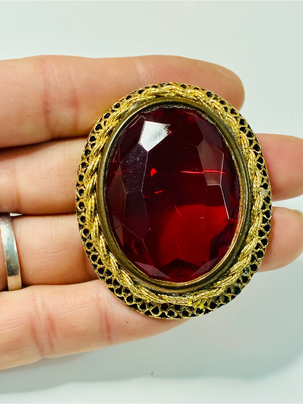 VTG Big Renaissance Revival Gold Filigree Brooch with Deep Red Faceted Stone